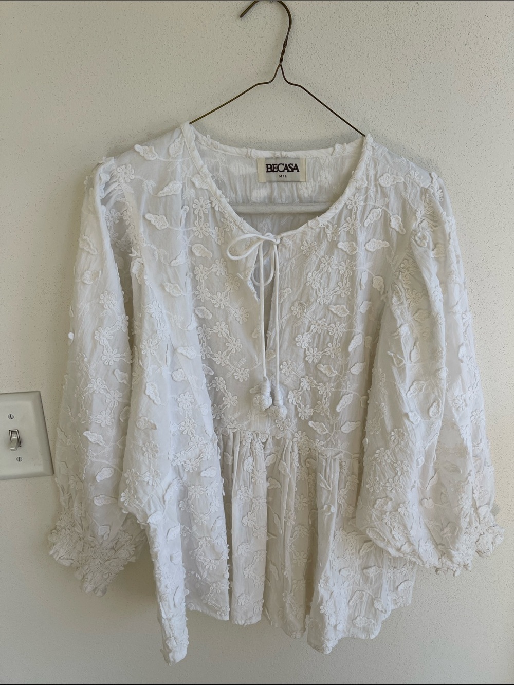 Becasa White Embroidered Women's